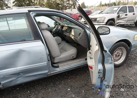 2002 Ford Crown Victoria Lx z USA, uszkodzony, nr VIN 2FAFP74W72X109773